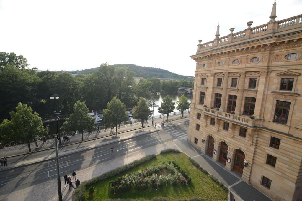 Fabulous River View Studio In The Heart Of Prag Eksteriør billede